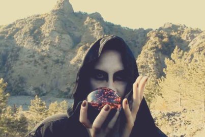 Geometric Vision Apocalypse Queen