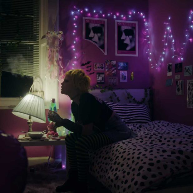 Alice Glass - Love Is Violence